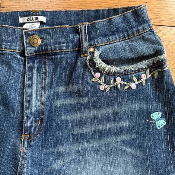 Zelie Floral Embroidered Jeans SZ 31 Boho Bohemian Hippie Raw Hem Distressed - Picture 6 of 12